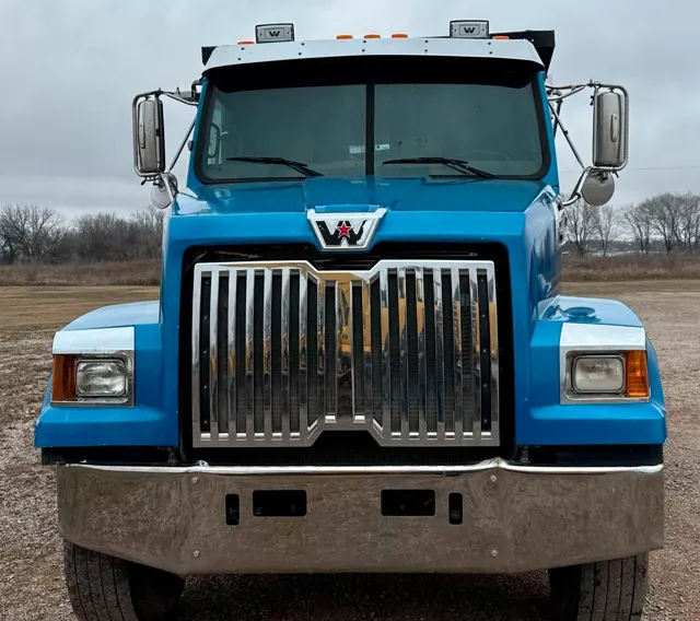 2018 Western Star 4700SF — thumbnail 2