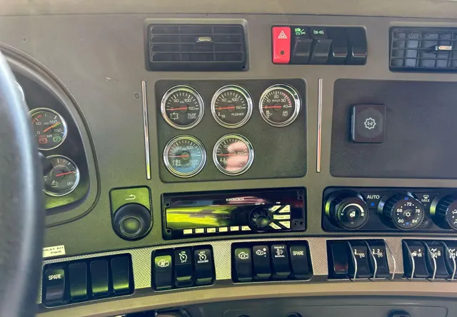 2018 Kenworth T880 — thumbnail 11