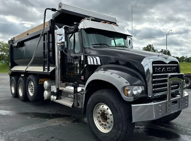 2019 Mack Granite 64FR — thumbnail 3
