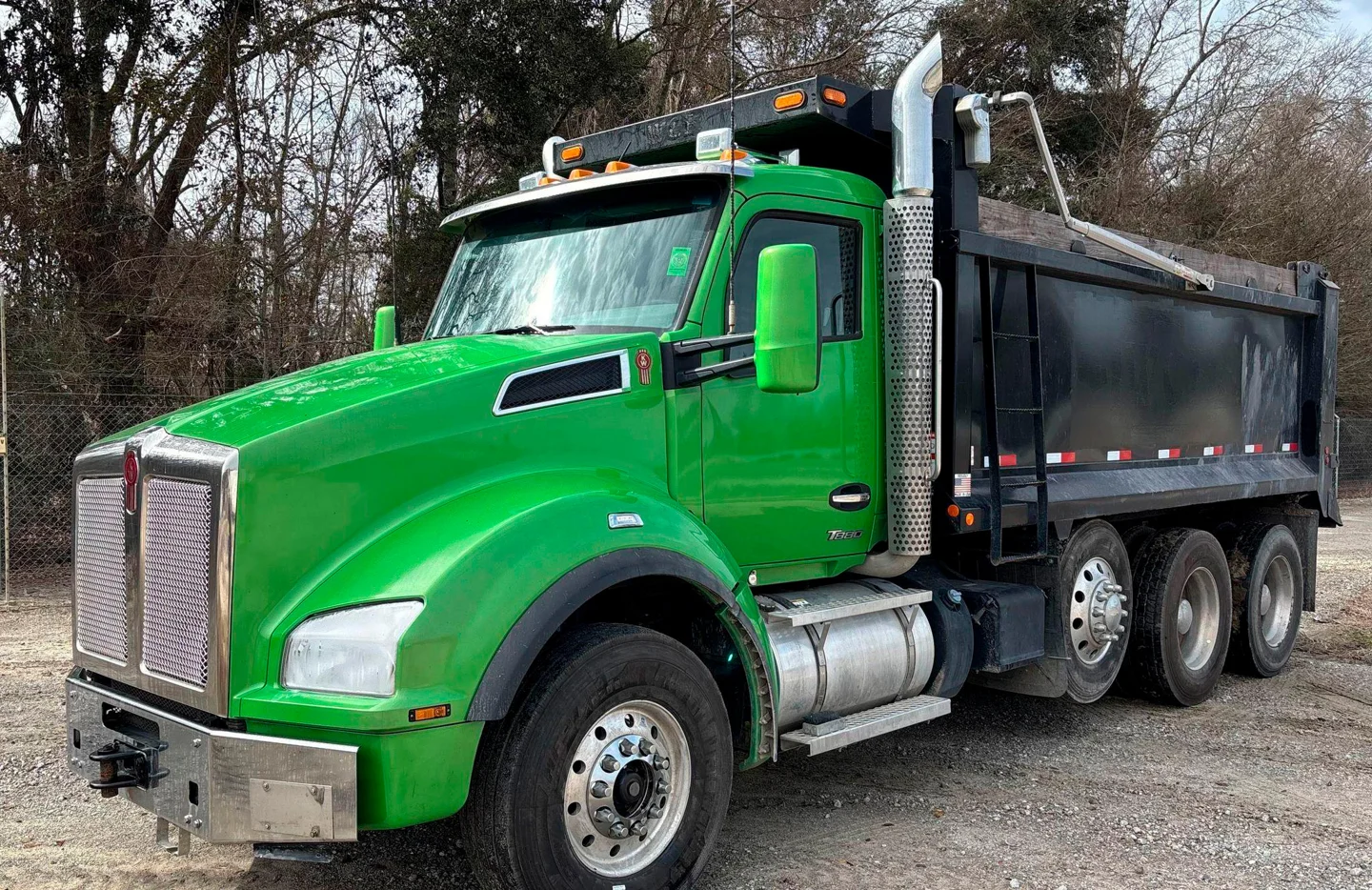 2023 Kenworth T880 — exterior view