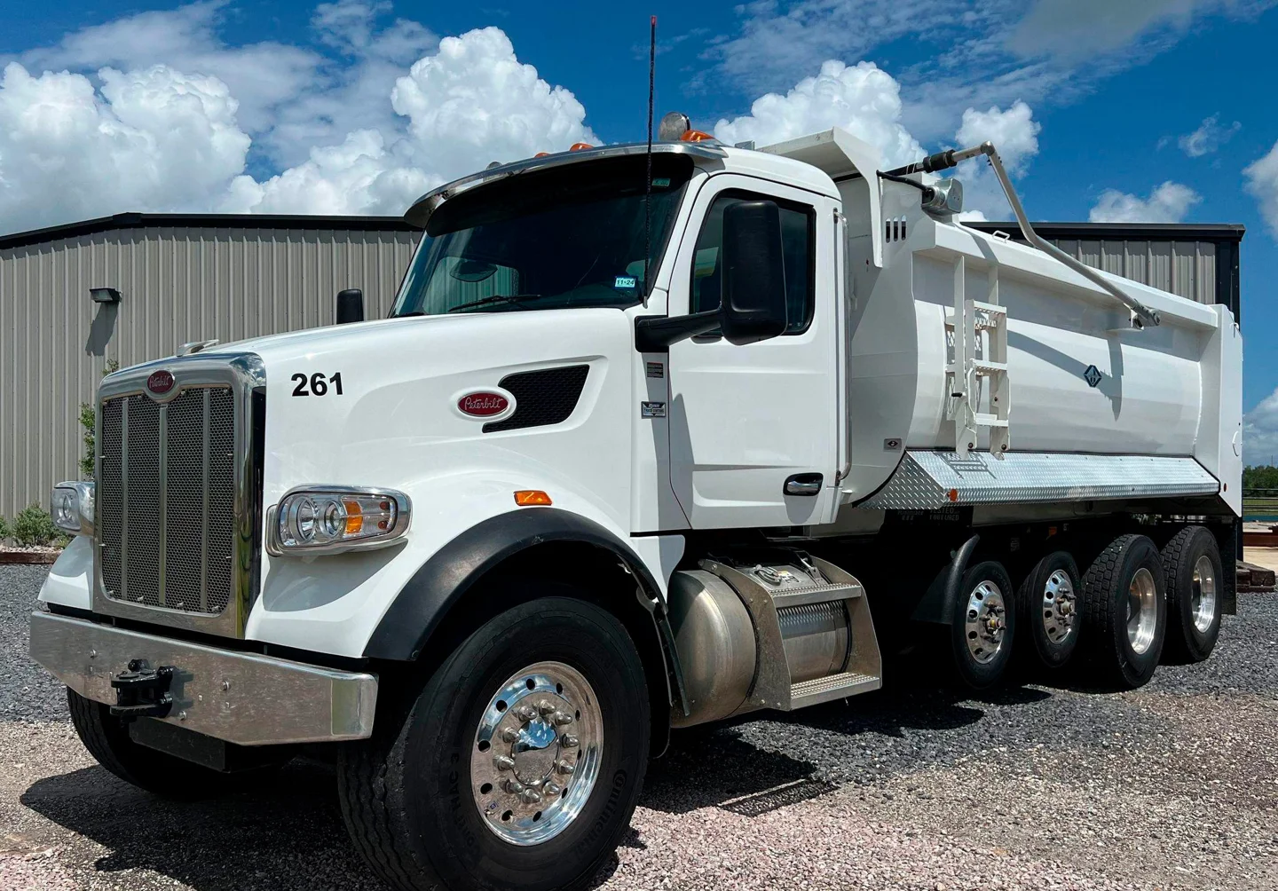2023 Peterbilt 567 — exterior view