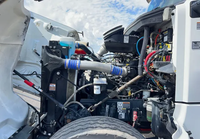 2023 Peterbilt 567 — thumbnail 13