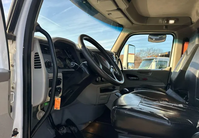 2020 Peterbilt 567 — thumbnail 10