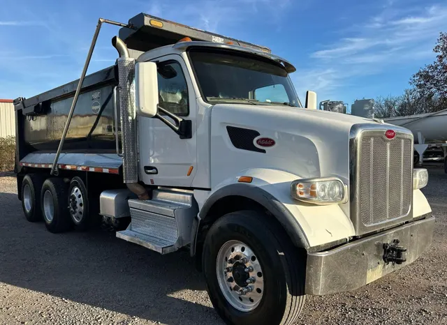 2020 Peterbilt 567 — thumbnail 1