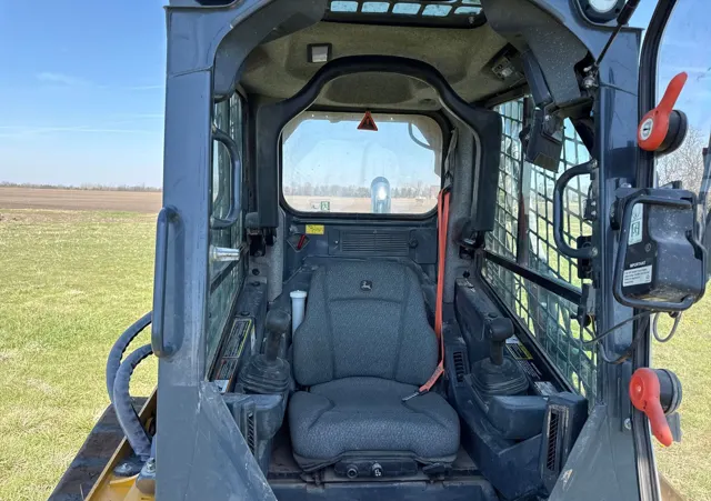 2021 John Deere 333G — thumbnail 5