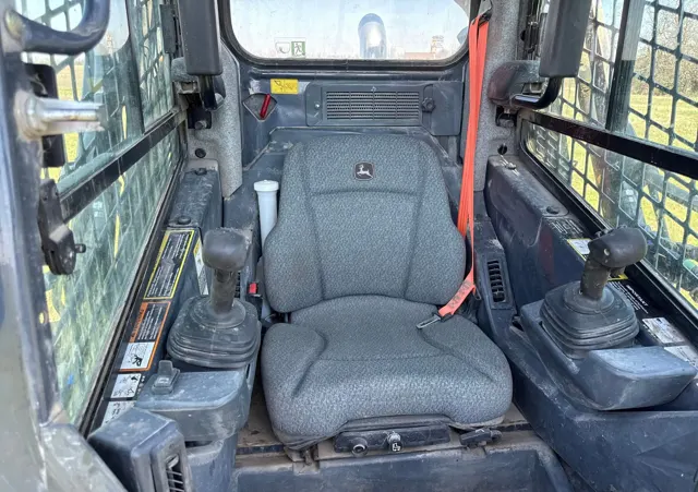 2021 John Deere 333G — thumbnail 6