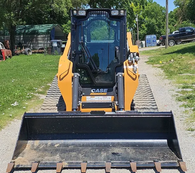 2022 Case TV450B — thumbnail 2